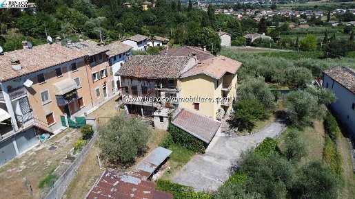 Foto Case semi ndipendenti a Caprino Veronese Pesina di 192 m² con 8 locali