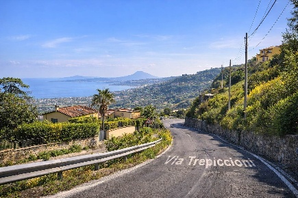 Foto Terreno edificabile a Pozzuoli Monterusciello di 57440 m² in vendita