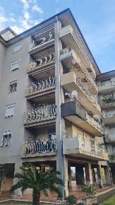 Foto Appartamento in Via Settembrini 86, Giarre di 141 m² con 5 locali