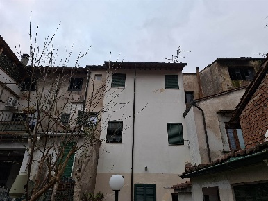 Foto Casa indipendente a Lastra a Signa Centro di 213 m² con 6 locali