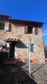 Foto Casa indipendente in Località Castiglioni, Rufina di 70 m² in vendita