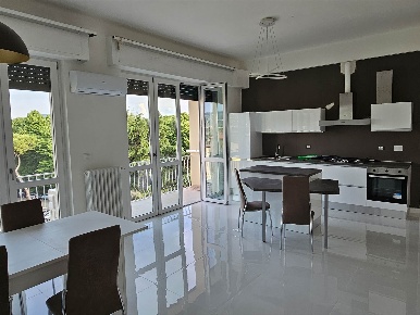 Foto Appartamento a Firenze Coverciano di 95 m² con 4 locali in affitto