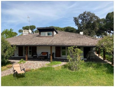 Foto Villa unifamiliare a Rosolina di 300 m² con 5 locali in vendita