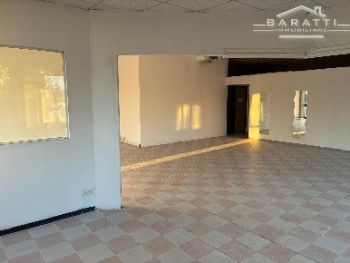 Foto Attività commerciale a Carpi di 160 m² con 2 locali in affitto