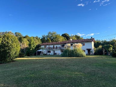 Foto Rustico in Via Cima Motto, Arona di 345 m² con 11 locali in vendita