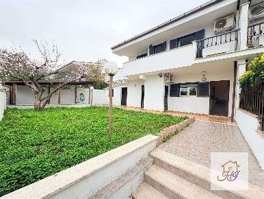 Foto Villa a schiera in via della stazione, Anzio Villa Claudia di 75 m²