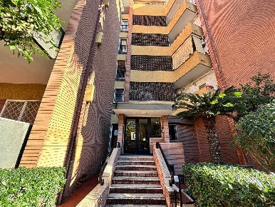 Foto Appartamento in Via Armando Favia  6, Bari Poggiofranco di 127 m²