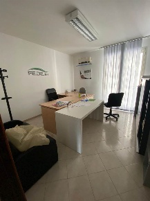 Foto Ufficio in Via Leone XIII, Caltanissetta Centro di 85 m² con 4 locali