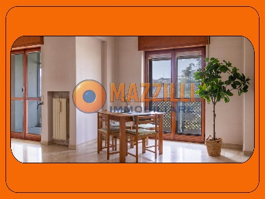 Foto Appartamento in Via Tirreno, Potenza Centro di 100 m² con 4 locali