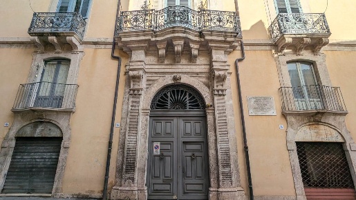 Foto Ufficio in VIA VITTORIO EMANUELE II, Acireale Centro Storico di 110 m²