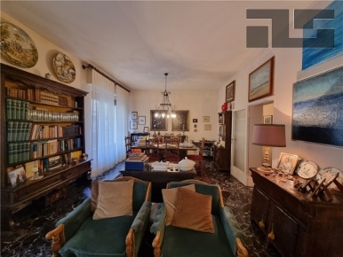 Foto Appartamento in PIAZZA GIORGINI, Firenze di 125 m² con 5 locali