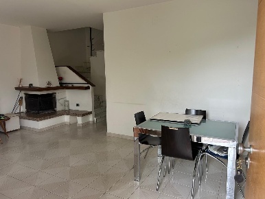 Foto Case indipendenti a Carrara Stadio, Sant'Antonio, Marasio di 120 m²