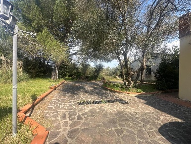 Foto Villa unifamiliare a Larciano di 242 m² con 6 locali in vendita