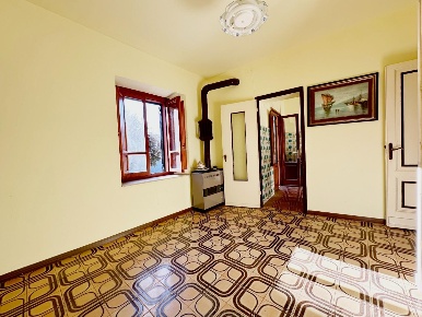 Foto Appartamento a Villa Basilica Centro di 120 m² con 6 locali in vendita