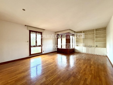 Foto Appartamento a Lucca San Marco - Acquacalda di 110 m² con 5 locali