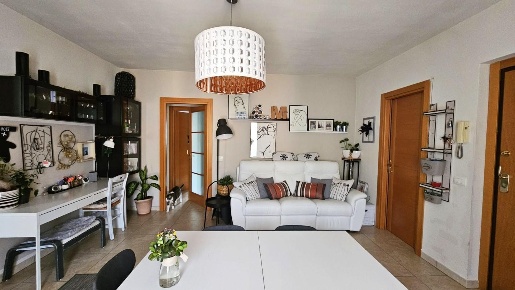 Foto Appartamento a Siena Cappuccini di 110 m² con 5 locali in affitto