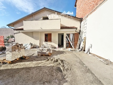 Foto Villa a schiera a Prato Le Fontanelle di 90 m² con 4 locali in vendita