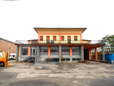 Foto Capannone industriale a Casteggio Centro di 1421 m² con 5 locali