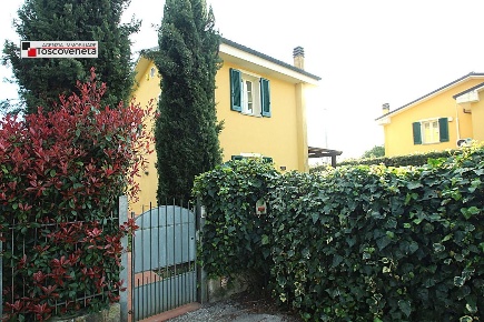 Foto Villa unifamiliare a Capannori Segromigno - San Colombano di 111 m²