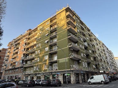 Foto Negozio in Via Damiano Macaluso 41, Roma Marconi di 90 m² con 2 locali