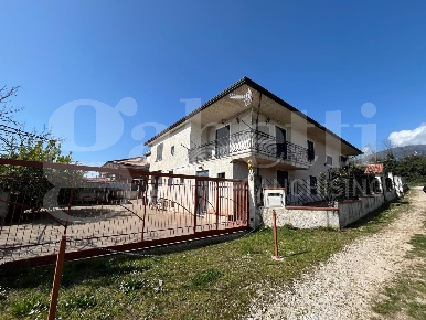 Foto Casa indipendente in Vecchia Per Alife, Piedimonte Matese di 420 m²