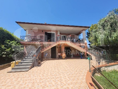 Foto Villa unifamiliare a Siracusa Belvedere - Tremmilia di 138 m²