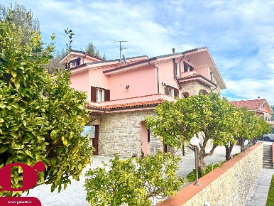 Foto Appartamento in Strada Cason della Guardia snc, Imperia Porto Maurizio