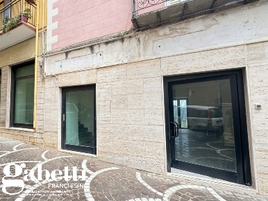 Foto Attività commerciale in Via ROMA 6, Caronia Centro di 210 m²