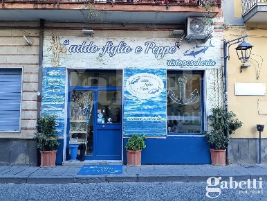 Foto Negozio in Corso VITTORIO EMANUELE 00, Pomigliano d'Arco Centro