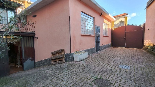 Foto Box in Via MONTE CENGIO 7, Torino Mirafiori Sud - Strada del Drosso