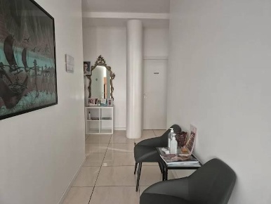 Foto Locale commerciale a Como Borghi di 30 m² con 2 locali in affitto