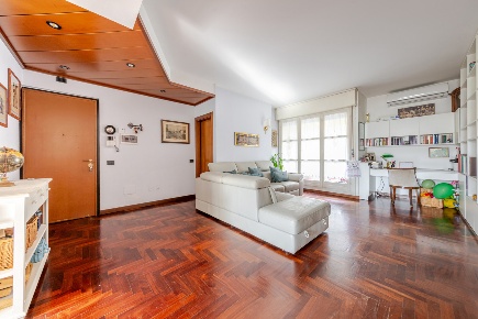 Foto Appartamento in Via Mezzanotte 4, Milano Vigentino - Fatima di 120 m²