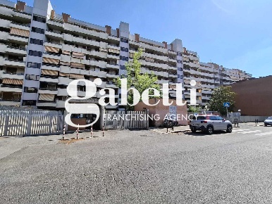 Foto Appartamento in Via EUDO GIULIOLI 40, Roma Cinecittà di 83 m²