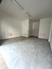 Foto Negozio in Via sicilia 13, Modugno di 30 m² con 1 locali in vendita