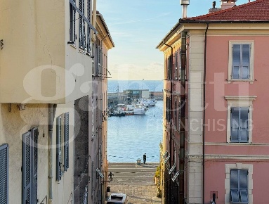 Foto Appartamento in Via Maresca snc, Imperia Oneglia di 60 m² con 4 locali