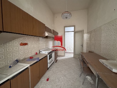 Foto Appartamento in Via Martogna, Trapani Centro di 117 m² con 4 locali