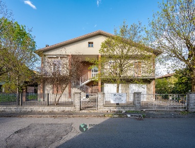 Foto Villa bifamiliare in Via Ernesto Maranesi 24, Modena Sacca - Stazione