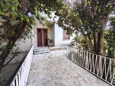 Foto Appartamento a Bedizzole Piazza di 98 m² con 4 locali in affitto