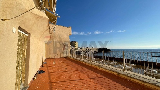 Foto Appartamento a Piombino Centro di 170 m² con 6 locali in vendita