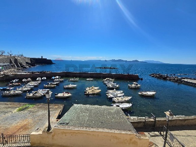 Foto Case semi ndipendenti a Piombino Centro di 170 m² con 6 locali