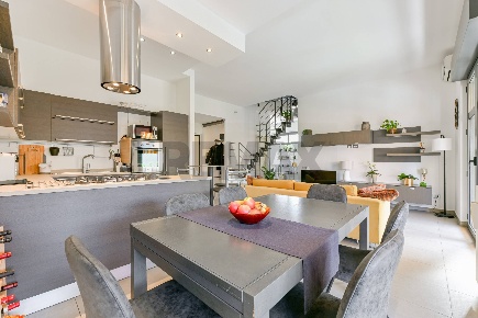 Foto Appartamento in Via Roberto Bellarmino 9, Milano Chiesa Rossa