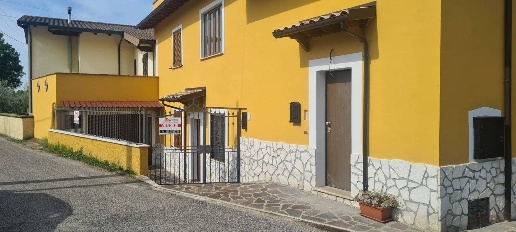Foto Appartamento in via valle 69, Alatri di 85 m² con 3 locali in vendita