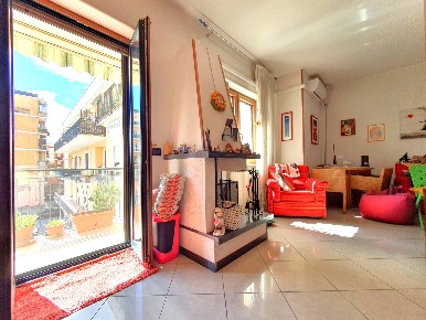 Foto Appartamento in via dei Conti Ruffo, Catanzaro Sala di 85 m²