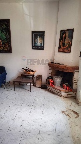Foto Appartamento in via Aia Grande, Gagliano Aterno di 249 m² con 7 locali