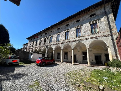 Foto Rustico a Mapello Centro di 400 m² con 11 locali in vendita