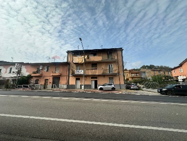 Foto Casa indipendente a Benevento San Vito di 435 m² con 18 locali