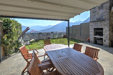 Foto Villa a schiera in Via Giacomo de cardone 11, Montecrestese di 202 m²