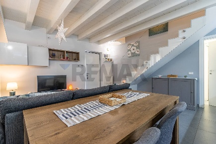 Foto Case semi ndipendenti in via dei mille 58, Barzanò Centro di 108 m²