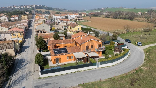 Foto Appartamento in Via Gabella 43, Montemarciano di 140 m² con 6 locali