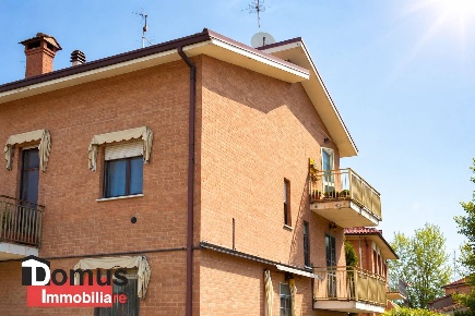Foto Appartamento a Ferrara di 105 m² con 5 locali in vendita